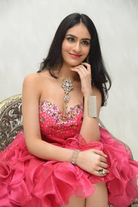 Simran Kapoor Photos